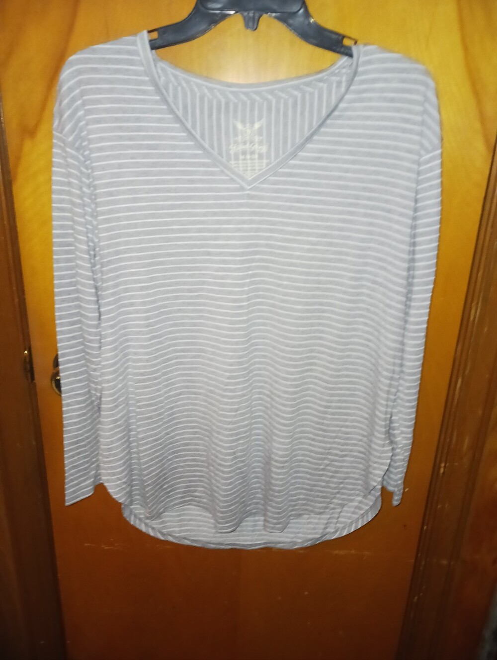 Faded Glory Light Gray and White Striped V‑Neck Long Sleeve Top